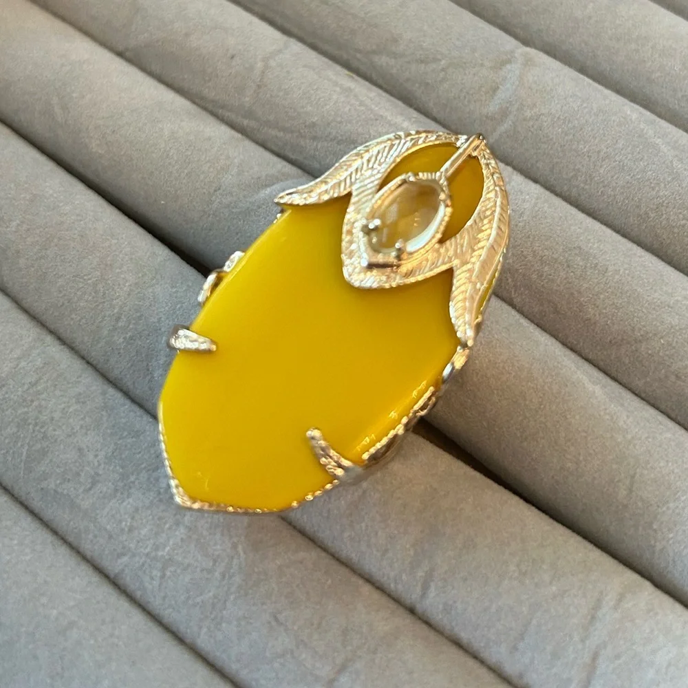 Kendra Scott yellow‎ and gold ring size 7